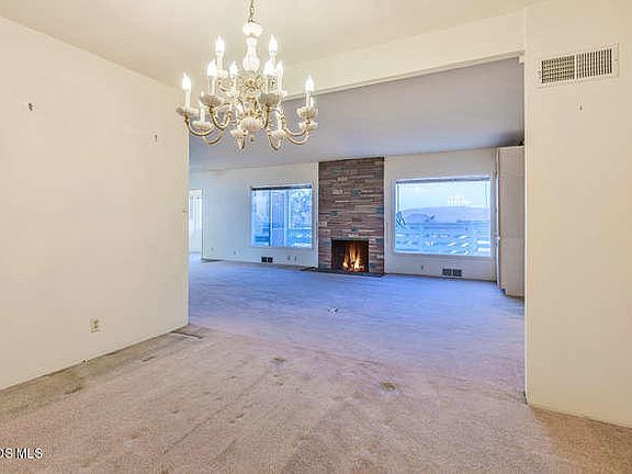 4th image of 2126 Grandview Dr