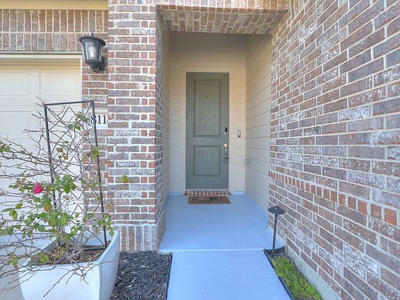 3rd image of 8114 Luz De Luna St