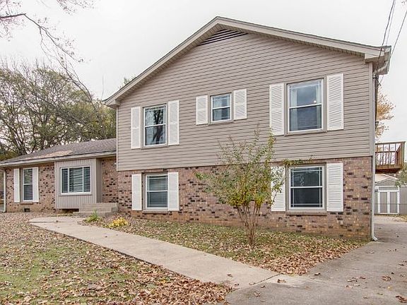 3rd image of 129 Clearlake Dr E