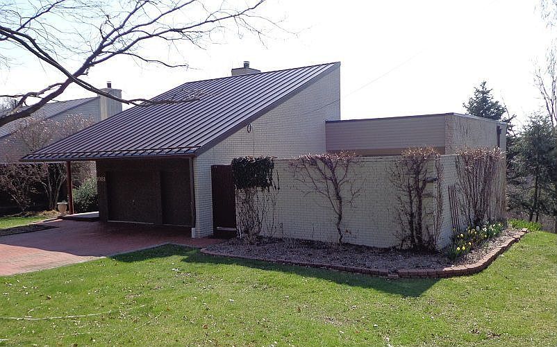 Welcome to 1081 Jefferson Heights Road! 