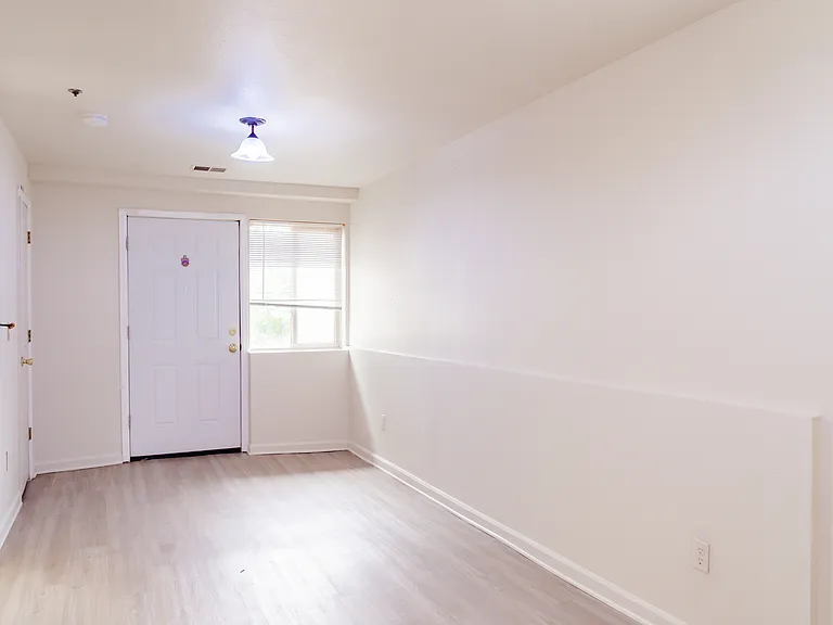 University Hill Apartments — Photo 22