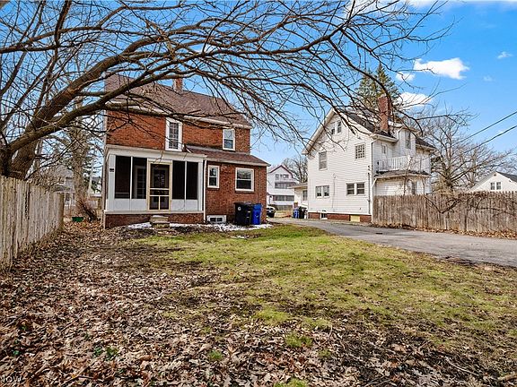 4th image of 18303 Canterbury Rd