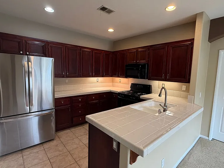 634 Sumner Way #1 — Photo 5