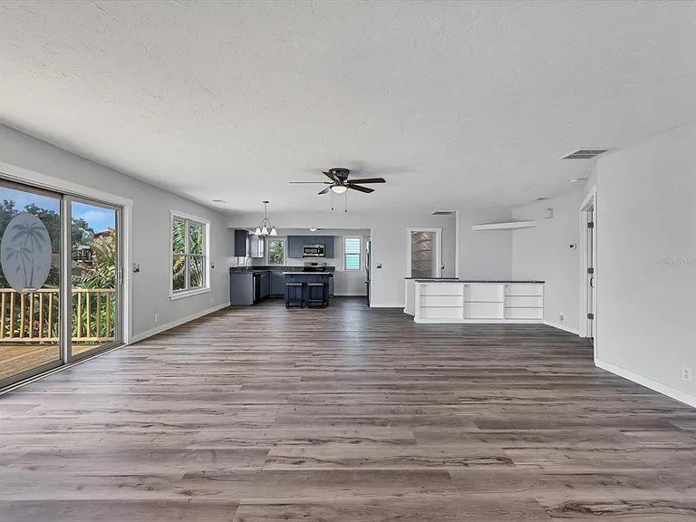 4212 3rd Ave NE — Photo 24