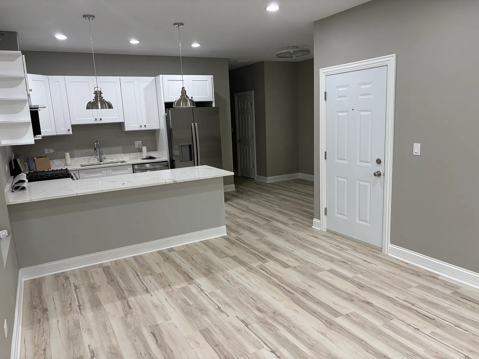 2 bed, 1300 sqft, $2,100 — Photo 2