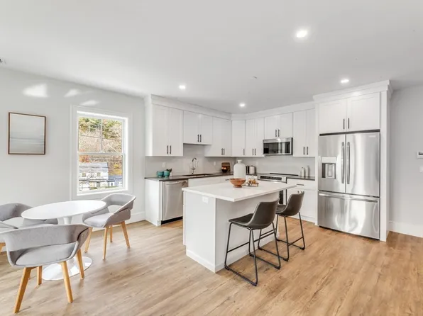 1000 Washington St #311, Dedham, MA 02026