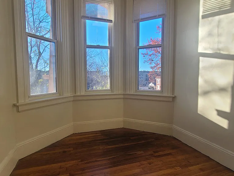 37 Mawney St — Photo 2