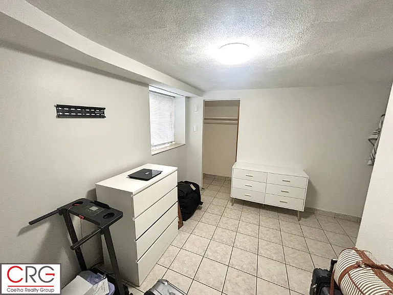 118-120 Cottage St #1B — Photo 9