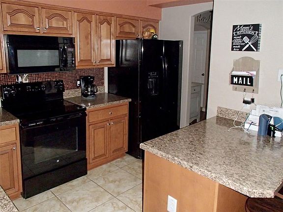 3rd image of 850 Chris Ct