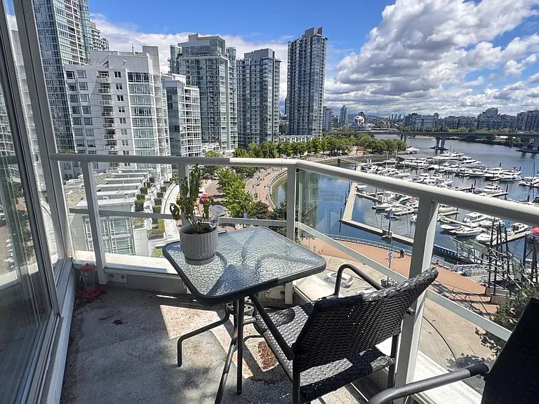 1201 Marinaside Cres #1005 — Photo 7