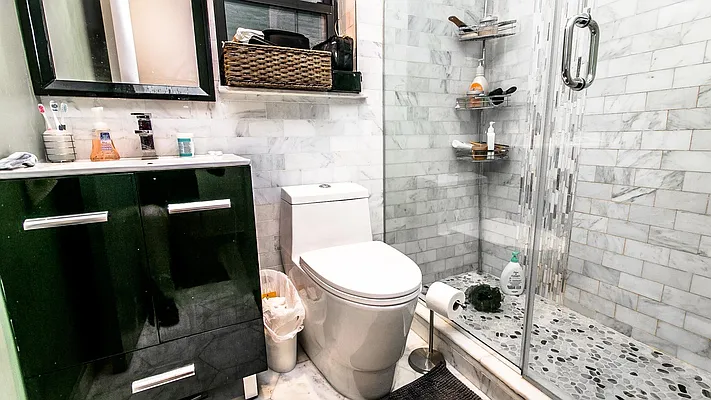 Rented by Nooklyn NYC LLC | media 4