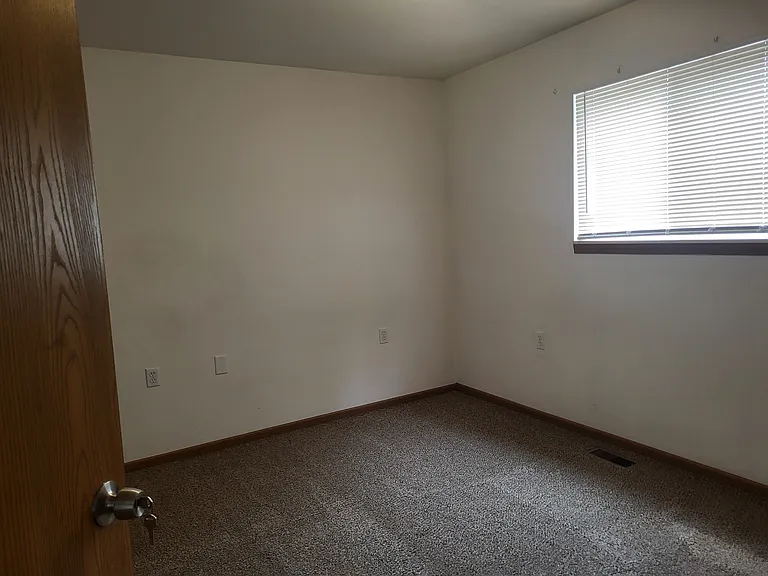 4915 Universal Dr #2 — Photo 12