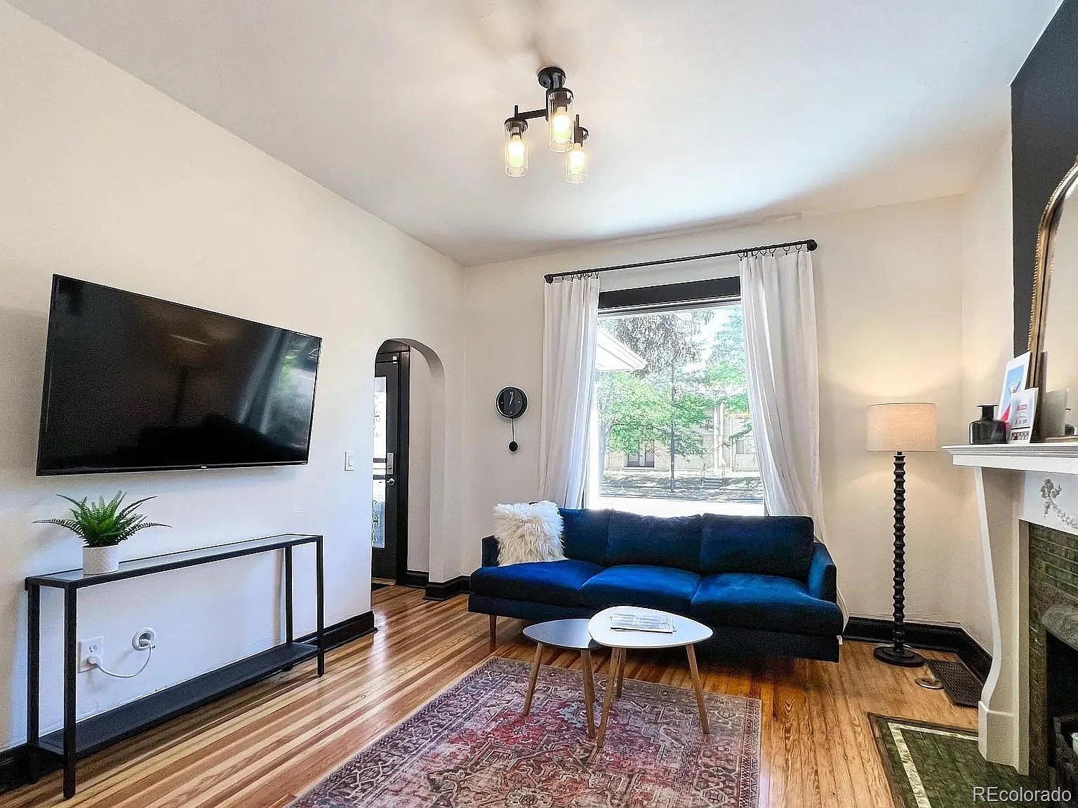 3 bed, 2.0 bath, 1568 sqft, $3,395 — Photo 4