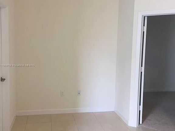 3rd image of 130 SE 34th Pl