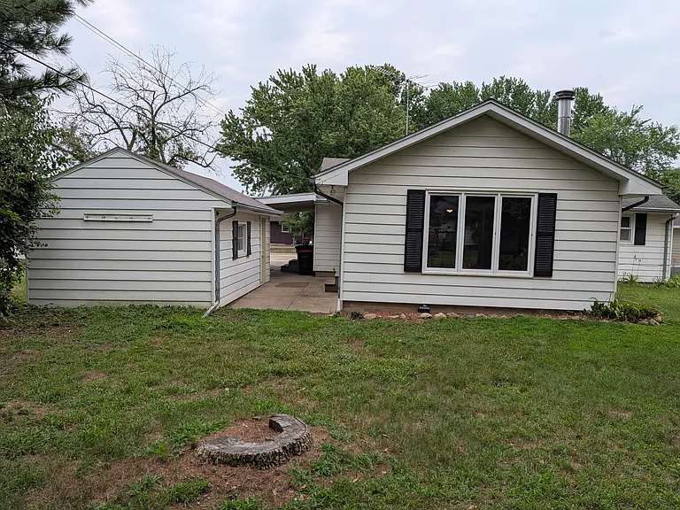 116 Rhame Ave — Photo 2