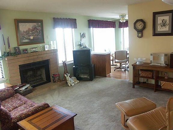 Family room oposite view