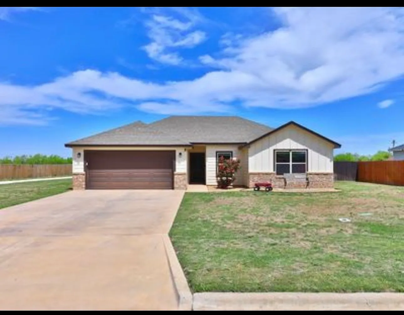 3 bed, 1318 sqft, $2,900 — Photo 1