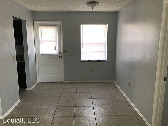 4th image of 328 Avenue D SE