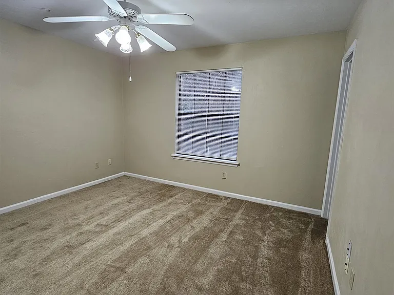 8224 Hunters Ridge Trl — Photo 23