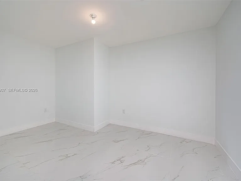 700 NE 24th St #2502 — Photo 17