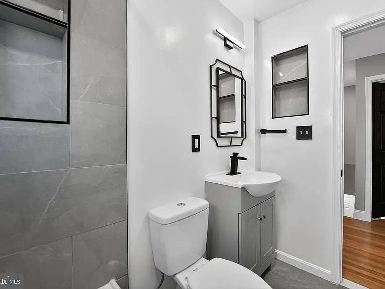 643 S Wickham Rd — Photo 27