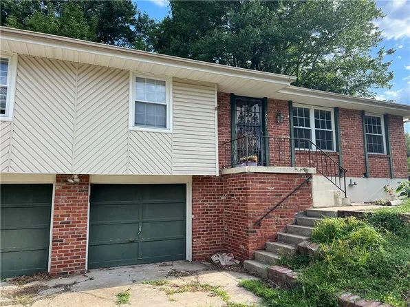 19003 Salem Ct, Independence, MO 64058