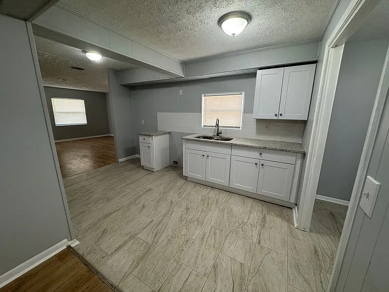 3828 Rosetree Dr — Photo 2