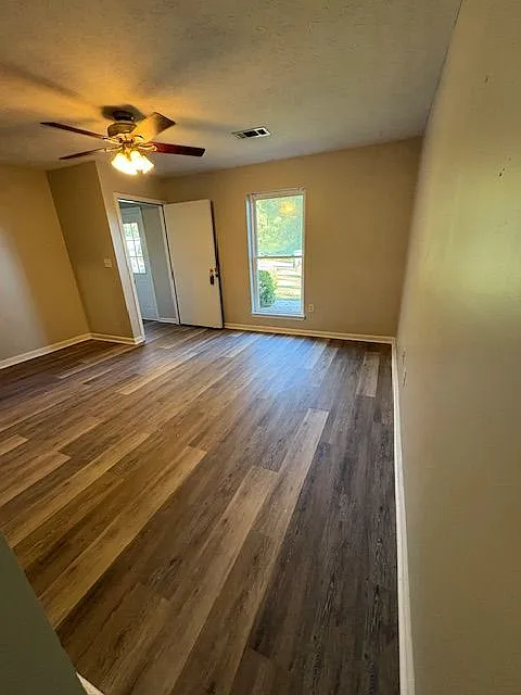 2 bed, $1,250 — Photo 3
