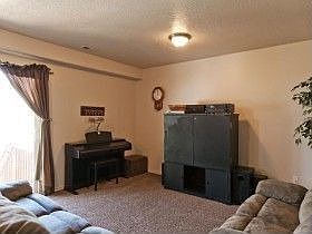 5th image of 416 N Chaz Ct