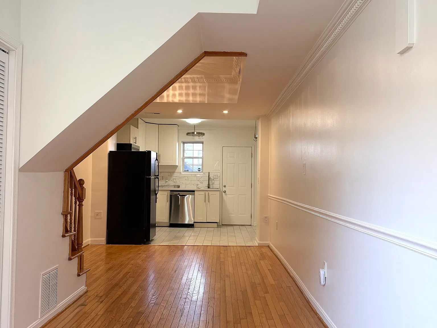 2 bed, 1020 sqft, $3,475 — Photo 3