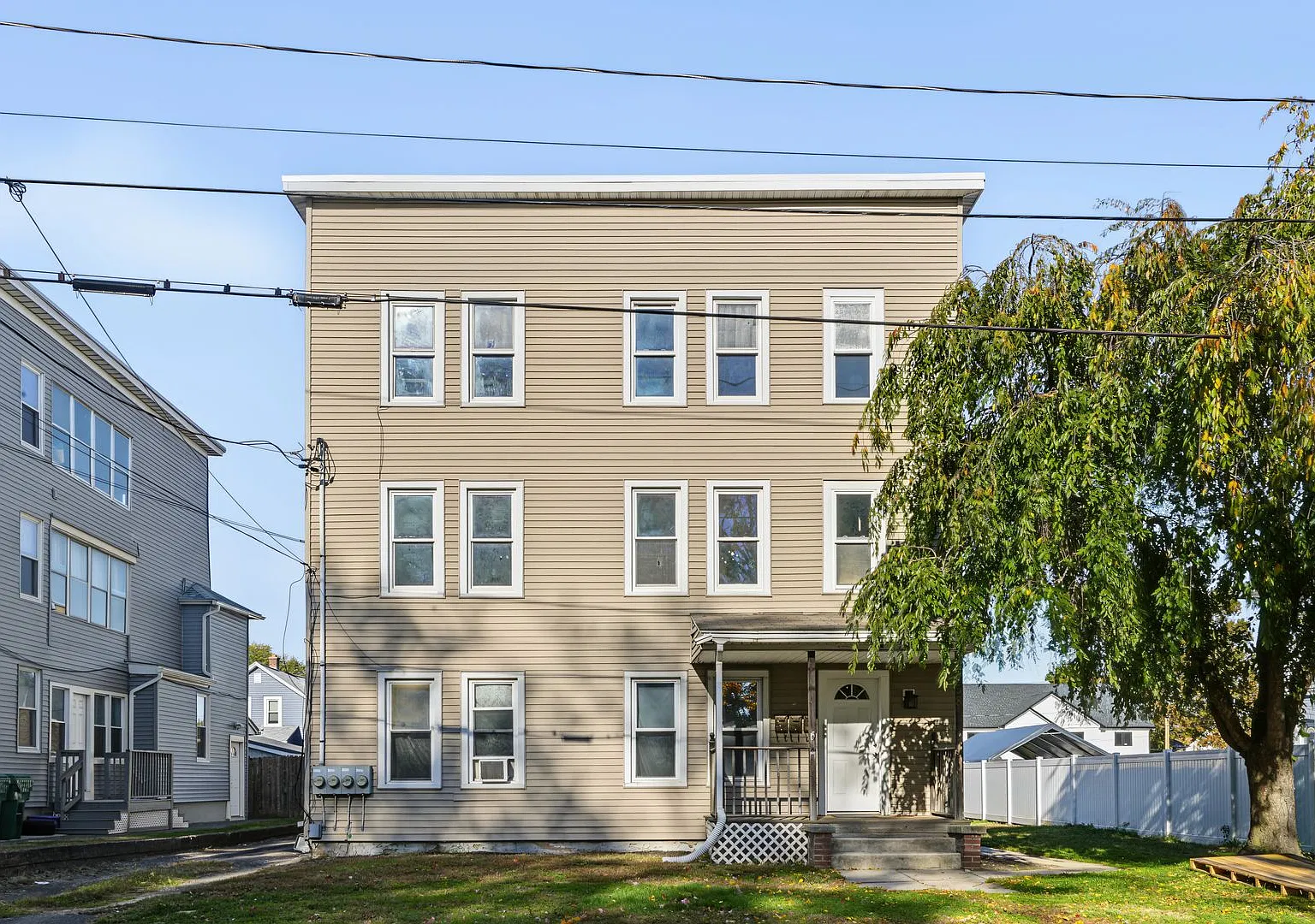 158 Narragansett Blvd — Photo 1