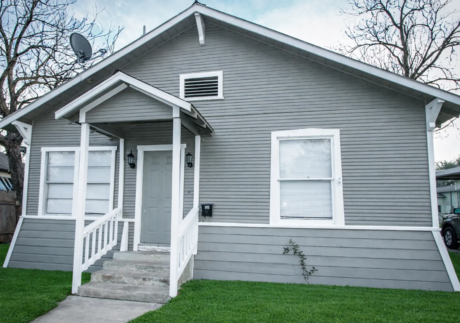 Convenient Home in Close Proximity to Downtown! — Photo 2