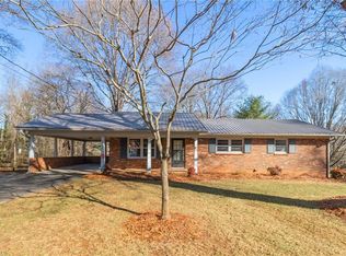 2521 N Berry St, Germanton, NC 27019