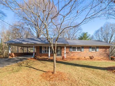 2521 N Berry St, Germanton, NC, 27019