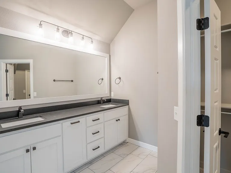4522 S 177th East Pl — Photo 15