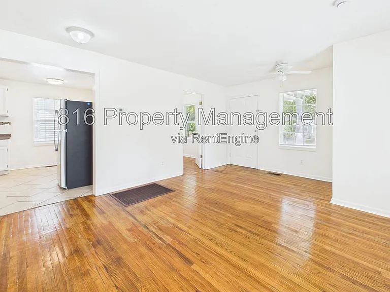 7924 Agnes Ave — Photo 3