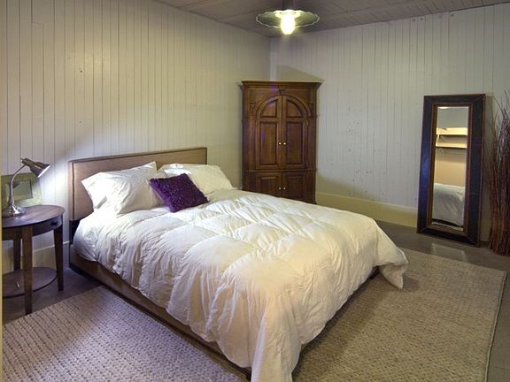 2nd image of 2605 Minnesota Ave #102
