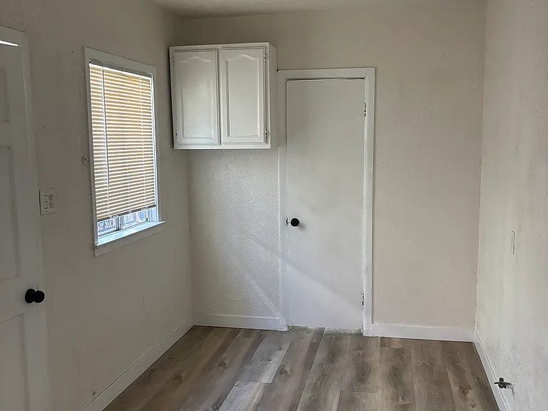 951.75 S Leonard Pl — Photo 6