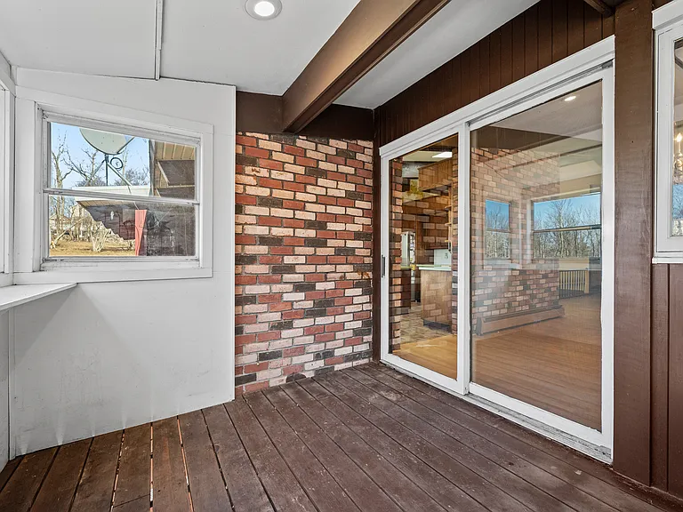 100 Leonard Rd — Photo 12