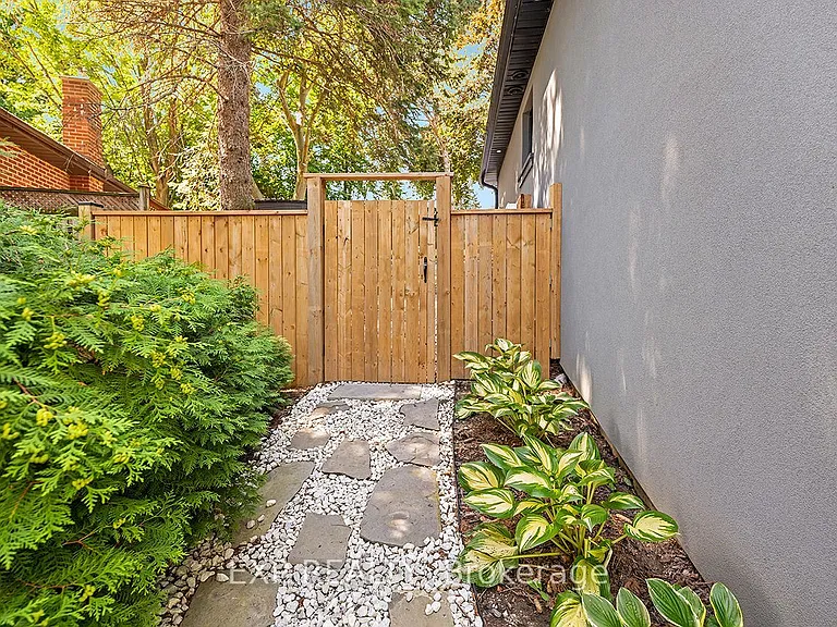 1410 Petrie Way — Photo 3
