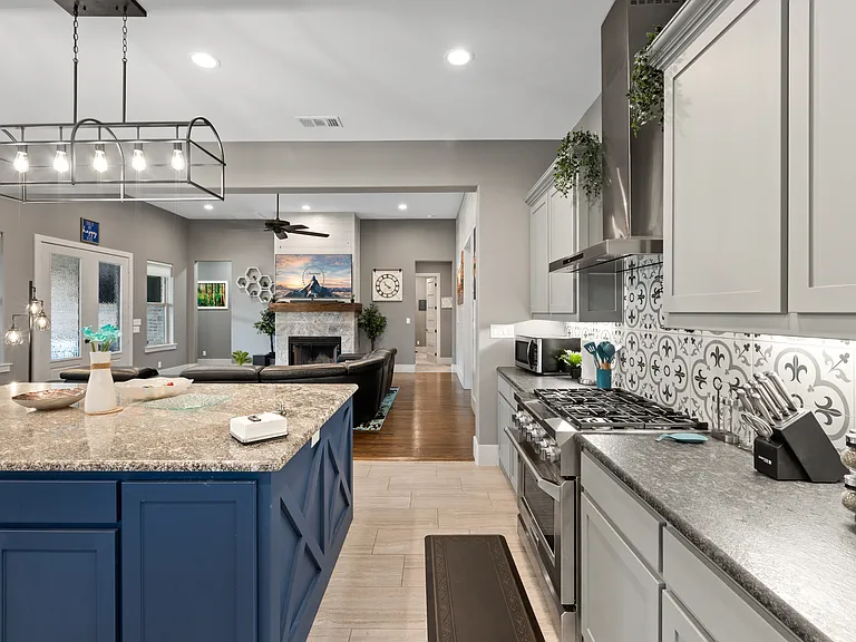 16001 Plum Ln — Photo 17