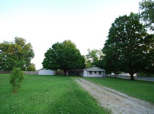 590 W Myrtle St, Canton, IL 61520