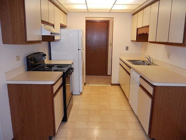 805 Oakton St — Photo 25