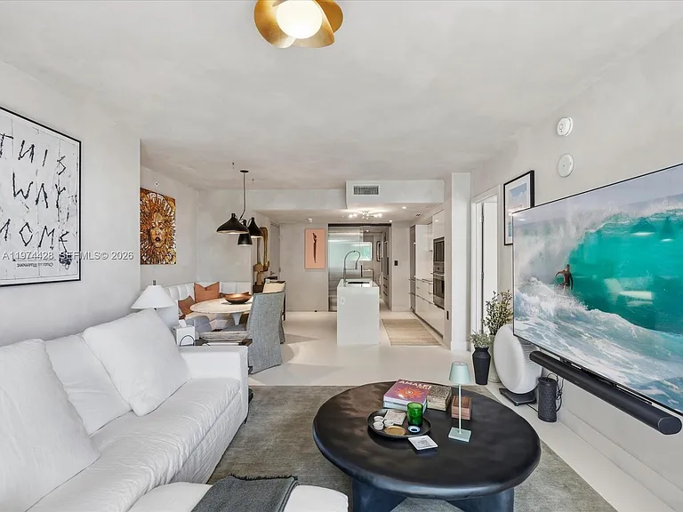 9521 E Bay Harbor Dr #705 — Photo 7