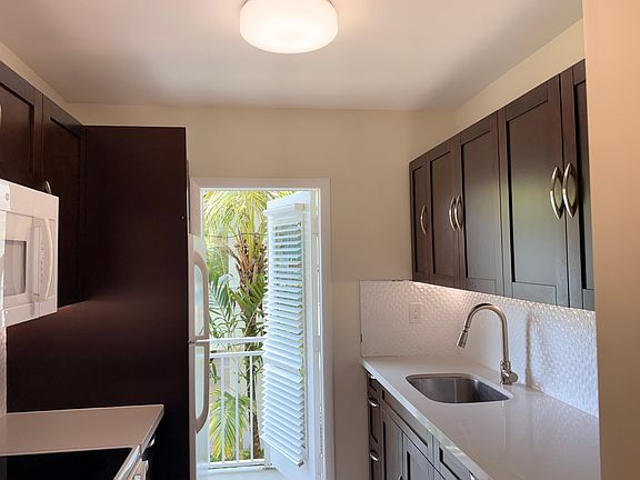2nd image of 10001 W Bay Harbor Dr APT 205