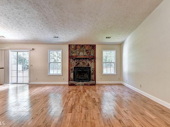 5th image of 1210 Trout Dr