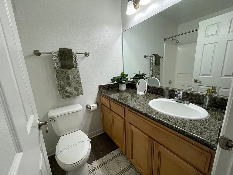 Park Plaza Apartments — Photo 72