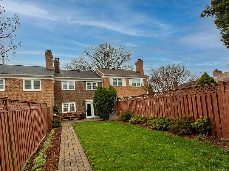 6063 Hardwick Pl — Photo 47