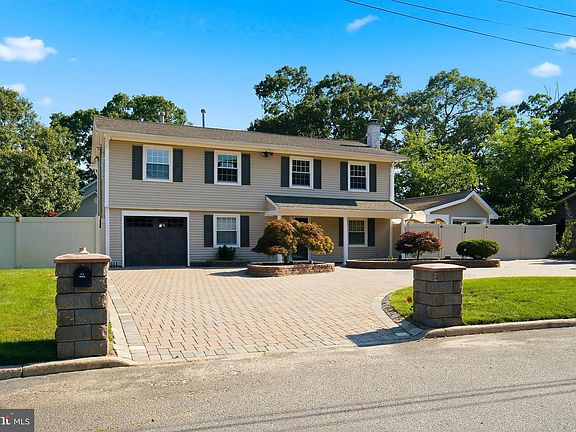 4th image of 213 Lawrence Dr