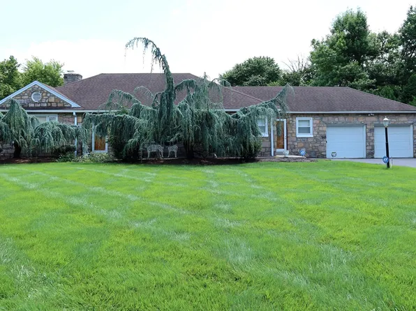 1526 Sandy Hill Rd, Plymouth Meeting, PA 19462